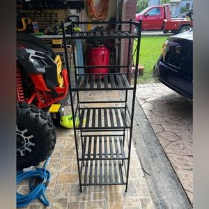 rack to store your stuff